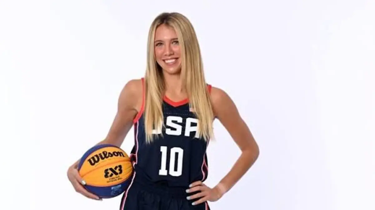 Lexie Hull