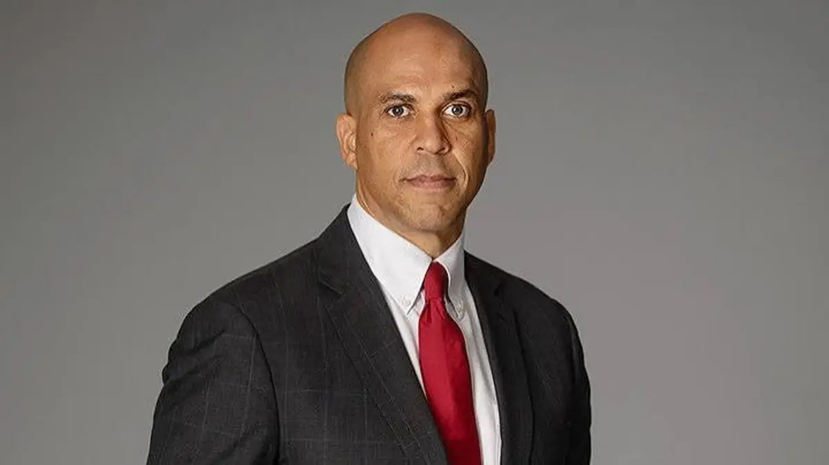 Cory Booker Bio: Age, Education, Politics, Senate, Life & Net Worth