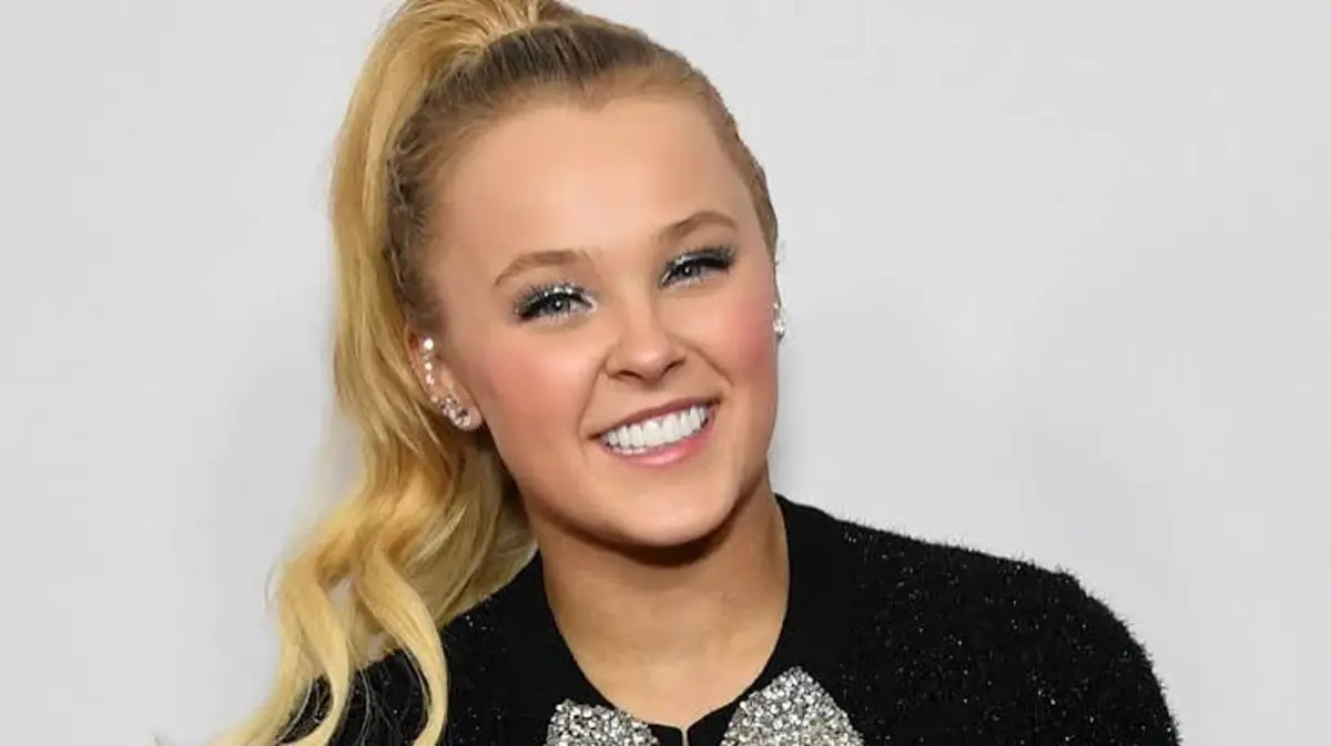 JoJo Siwa Bio: Age, Career, Family, Relationships & Net Worth