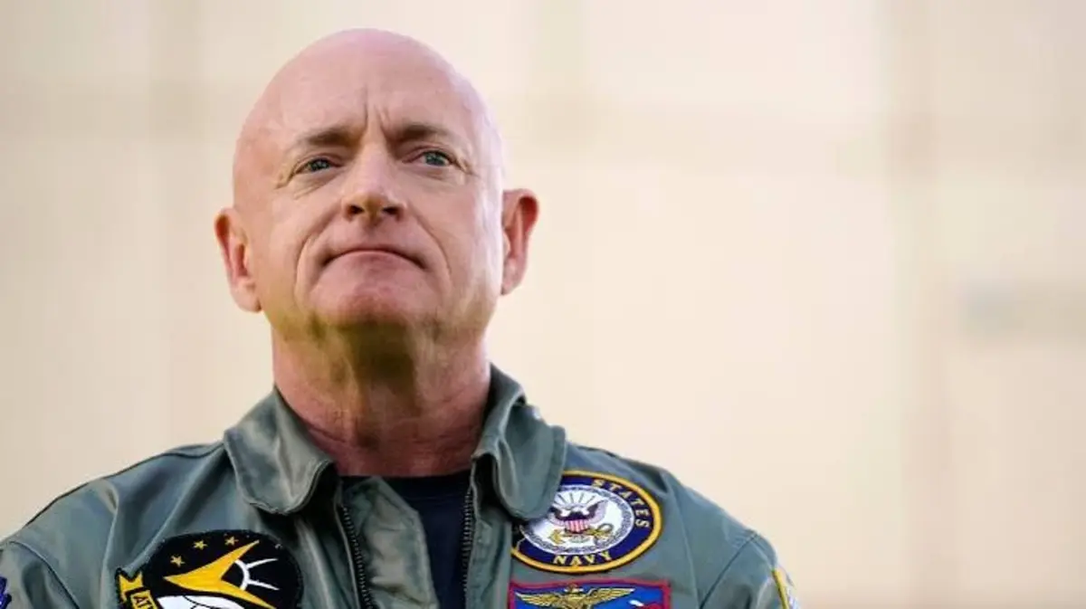 Mark Kelly Bio: Astronaut, Navy Captain, U.S. Senator & Net Worth