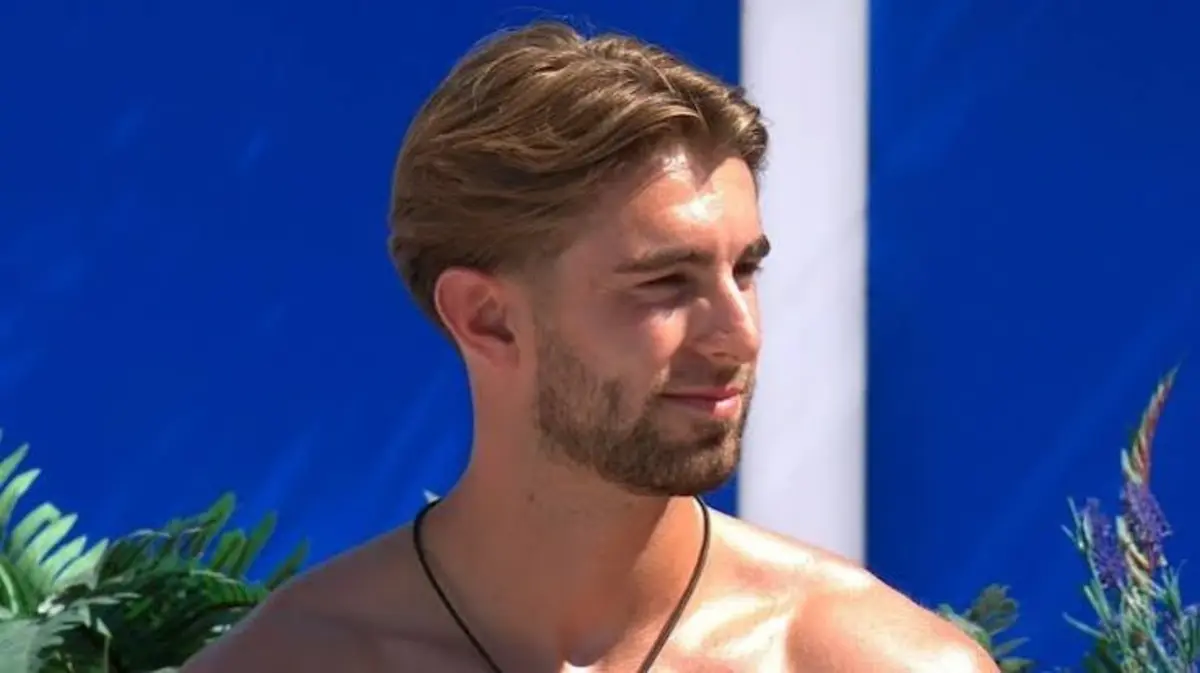 Tommy Stagg Bio: Age, Career, Love Island, Football & More