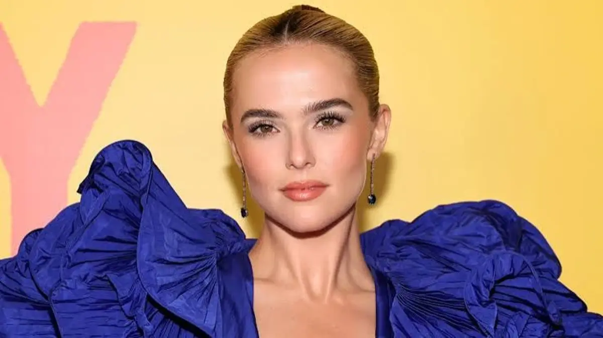Zoey Deutch Bio: Age, Career, Family, Career & Net Worth