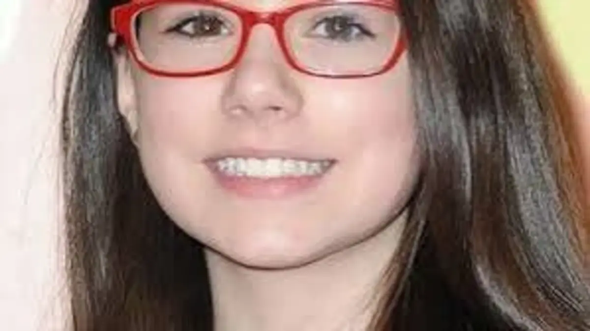 Julia Antonelli Bio: Age, Career, Outer Banks, Family & Movies