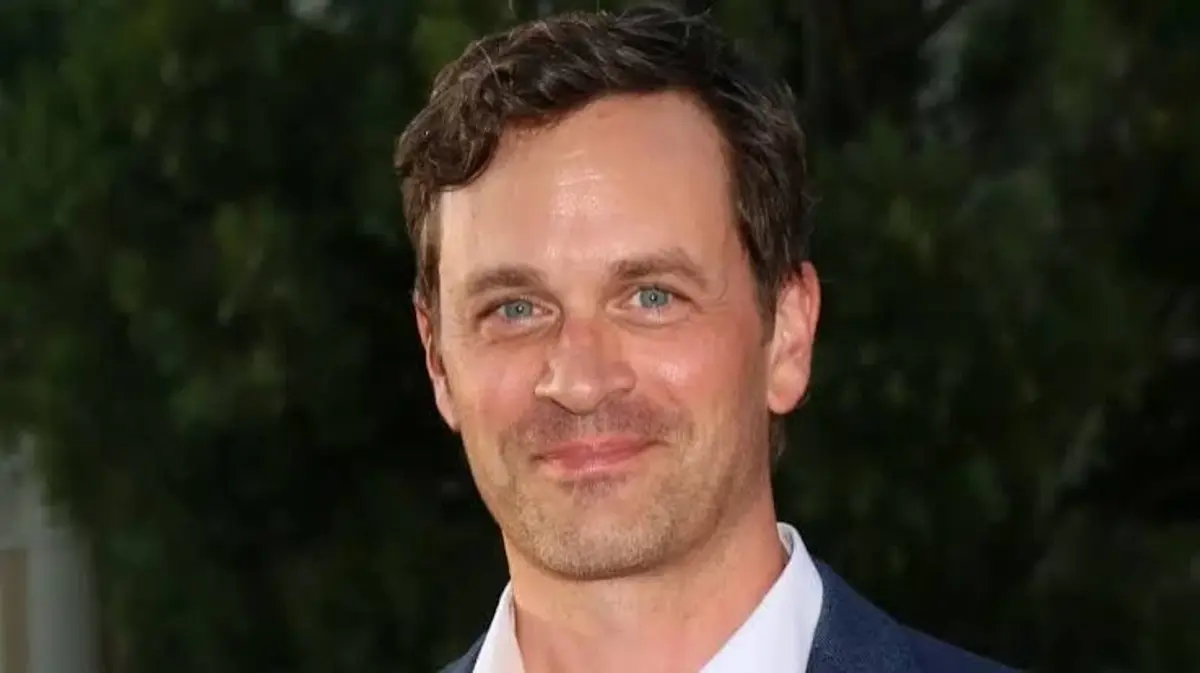 Tom Everett Scott Bio: Age, Wife, Movies, TV Shows & Net Worth