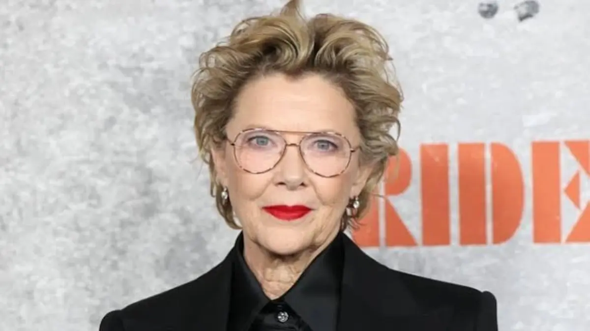 Annette Bening Bio: Age, Career, Awards, Family & Net Worth