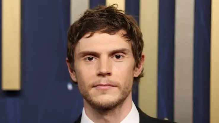 Evan Peters