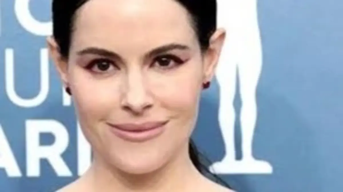 Emily Hampshire Bio: Career, Movies, TV Shows and Personal Life
