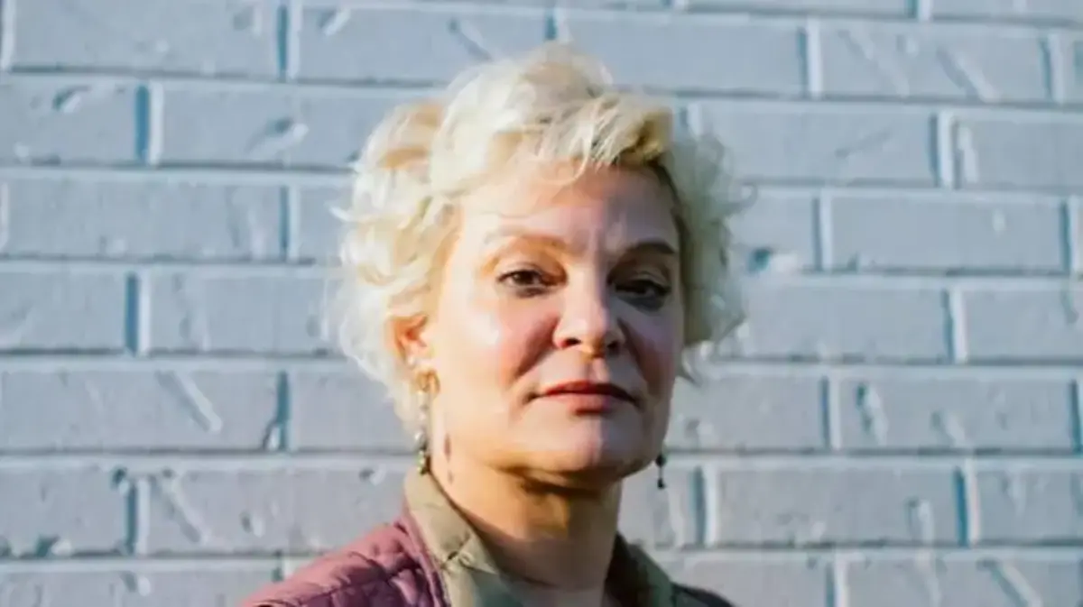 Martha Plimpton Bio: Age, Career, Television, Family & Net Worth